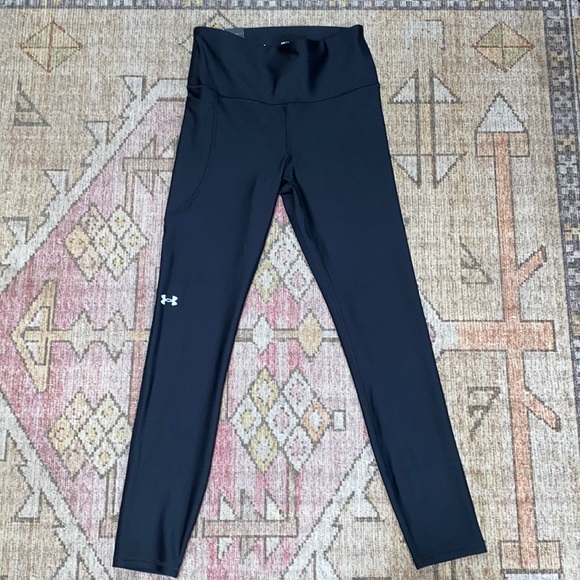 Women’s Black Under Armour Compression high rise ankle crop leggings NWTS - Picture 3 of 7